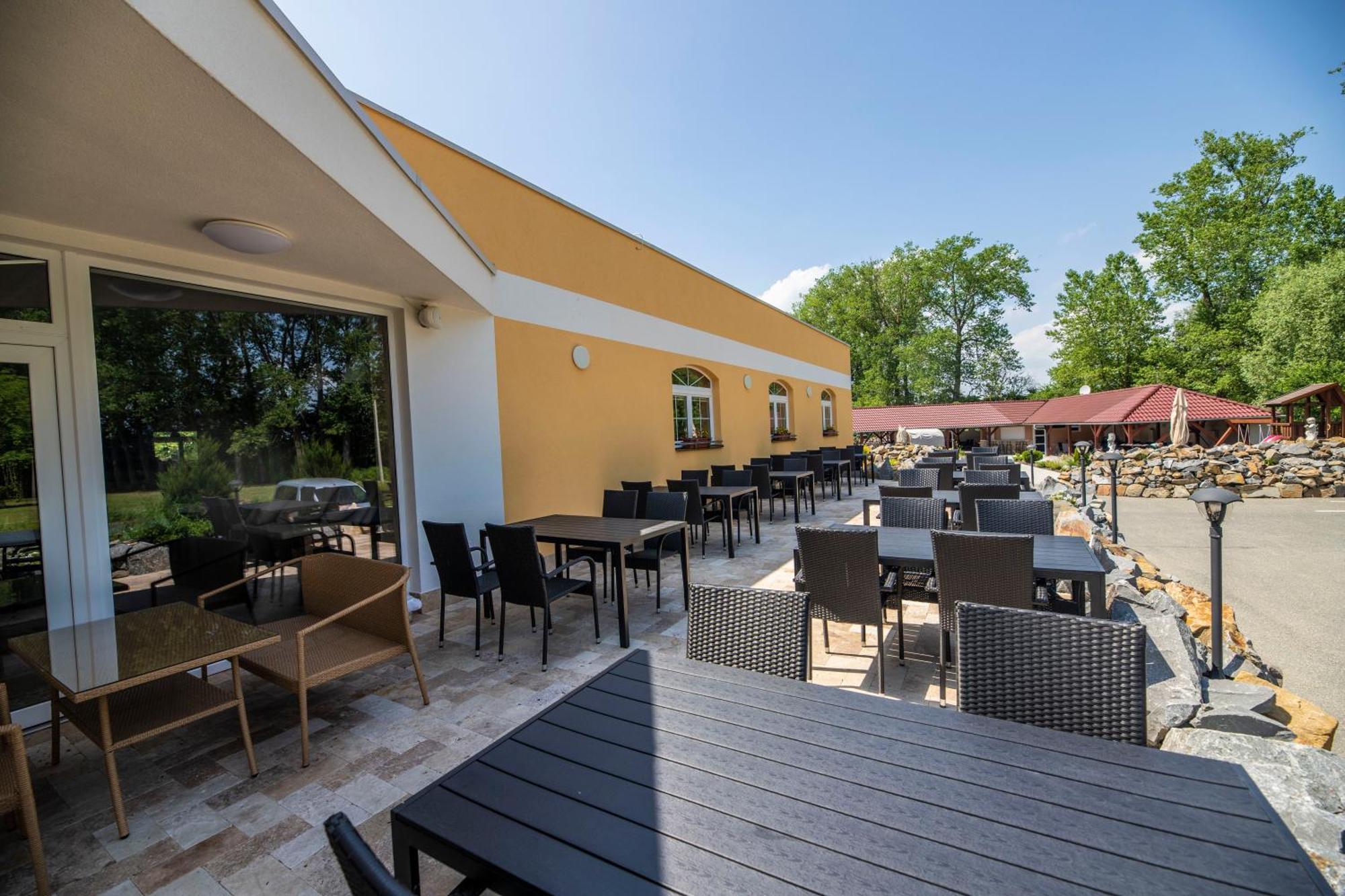 Hotel Allvet Drnovice (Vyskov) Exterior foto